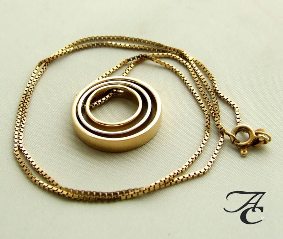 Atelier Christian Trouwringen binnenin een hanger