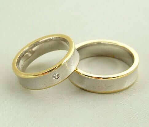 Christian Bicolor trouwringen met diamant